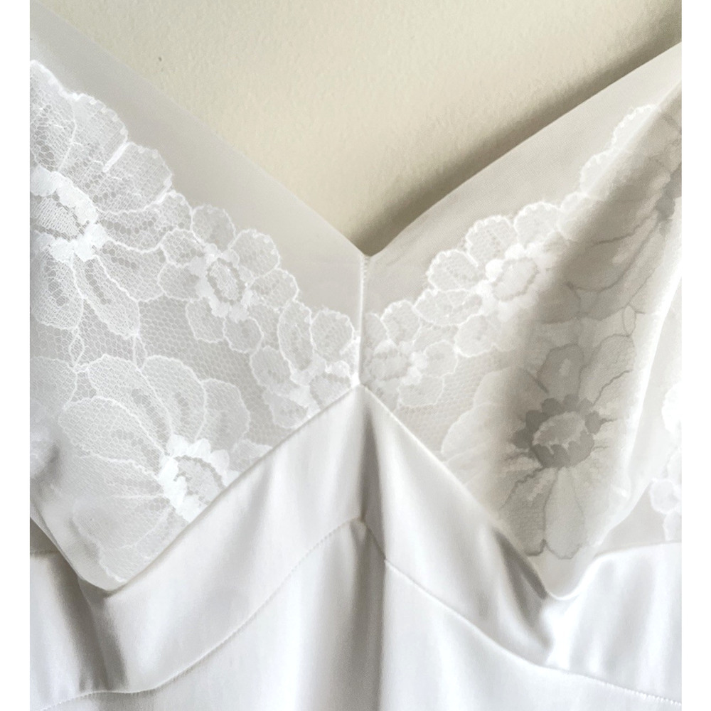 Vintage Vanity Fair Size 34 White Dupont Nylon Antron Full Slip Lace Chiffon - Picture 2 of 7